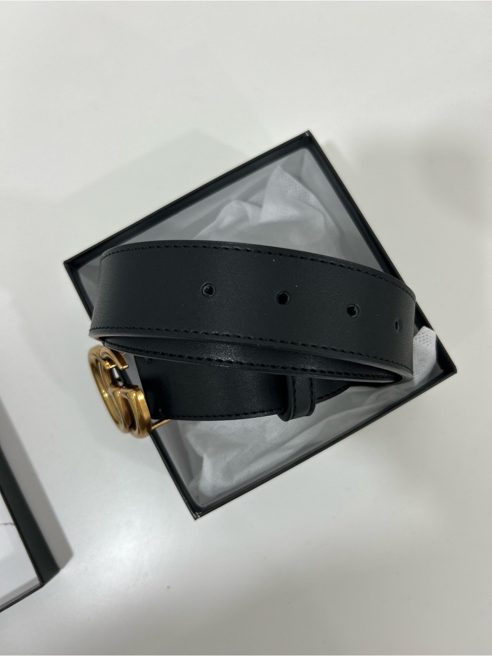 Gucci Black Leather Belt with Gold Buckle - Picture 2 of 4